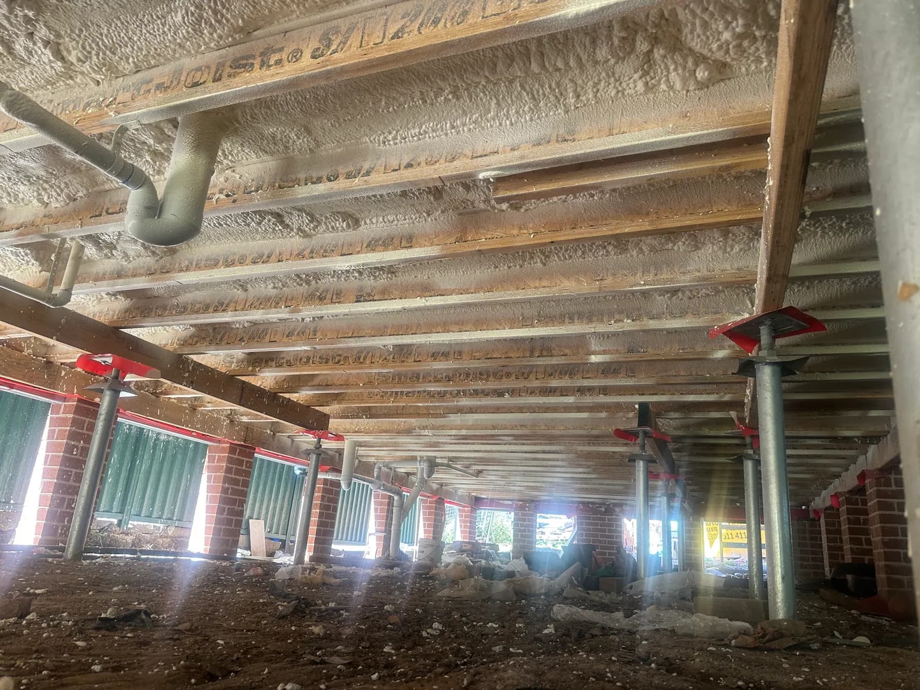 Underfloor spray foam